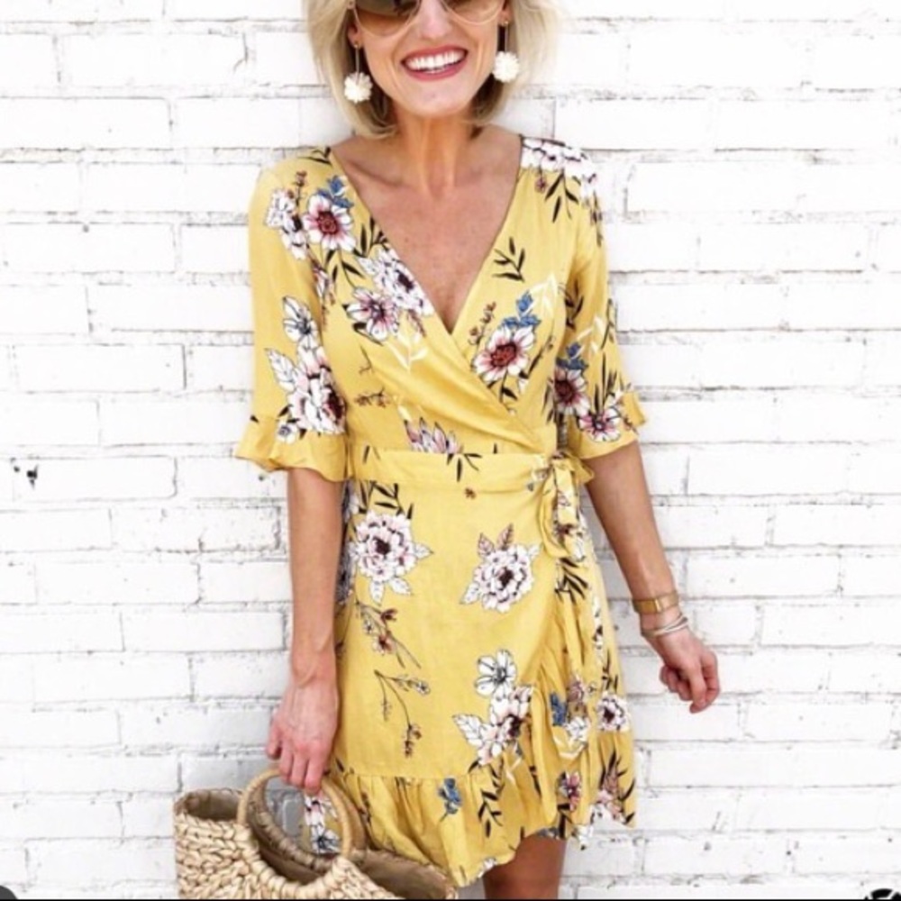 New Yellow Wrap Dress w Beautiful floral design